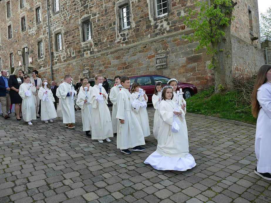 Feier der 1. Heiligen Kommunion in Sankt Crescentius (Foto: Karl-Franz Thiede)